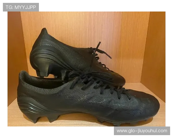 提升踢球舒适度与保护性 专为足球爱好者设计的护脚踝专用款鞋款推荐